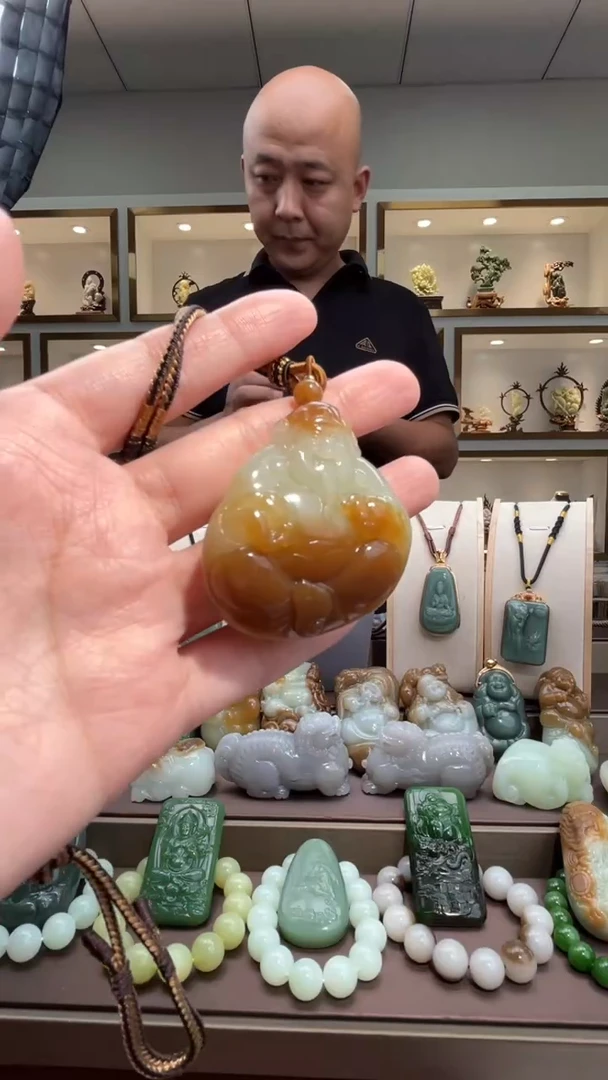 颈饰未镶嵌和田玉苏