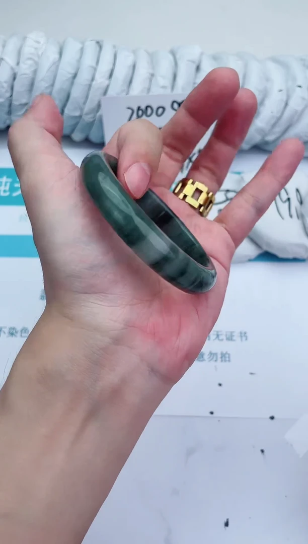 未镶嵌手镯石英质玉60-54