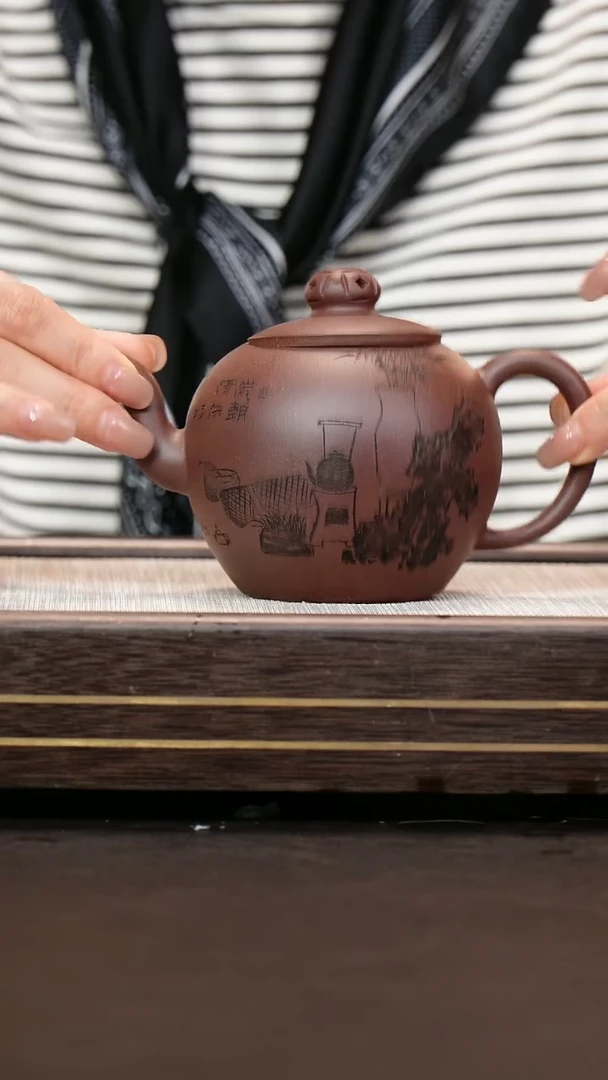 茶壶紫砂四号井底槽清   一粒竹  刻绘