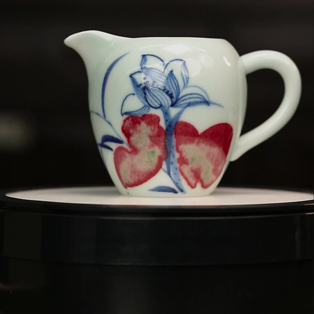 11.30/r00007//左丹青花釉里红荷花公道杯