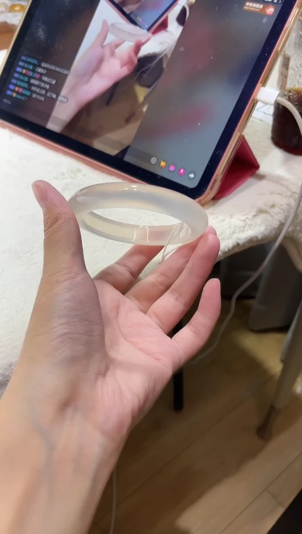 手镯玛瑙/玉髓未镶嵌56.2鉴赏期48小时