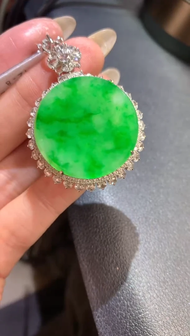 吊坠(不含链)18K金镶嵌翡翠晶****?101-圆牌（不含链和扣