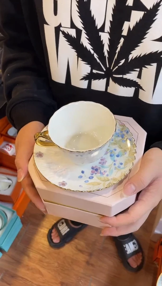 杯鸿辉家品牌瓷器，京东包邮！