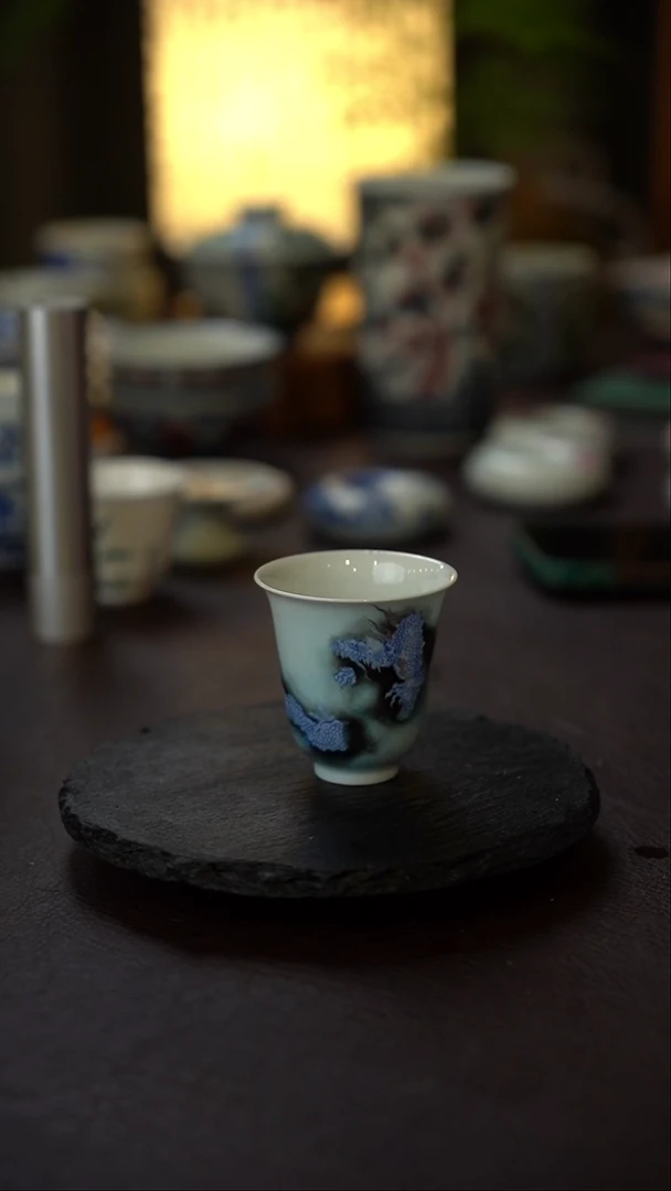 手绘墨彩龙纹主人杯