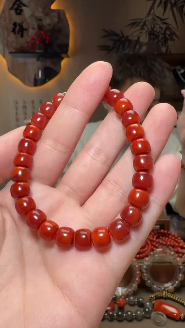 未镶嵌原矿无优化无注胶手串南红玛瑙一条约8mm 多样性发货