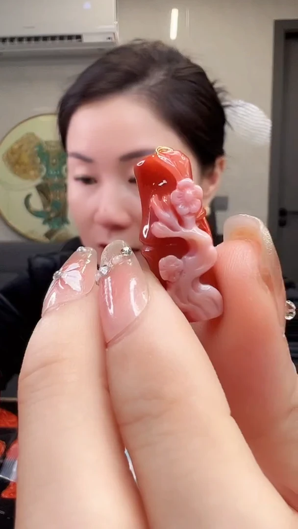 吊坠(不含链)18K金镶嵌南红玛瑙陈*/YJ