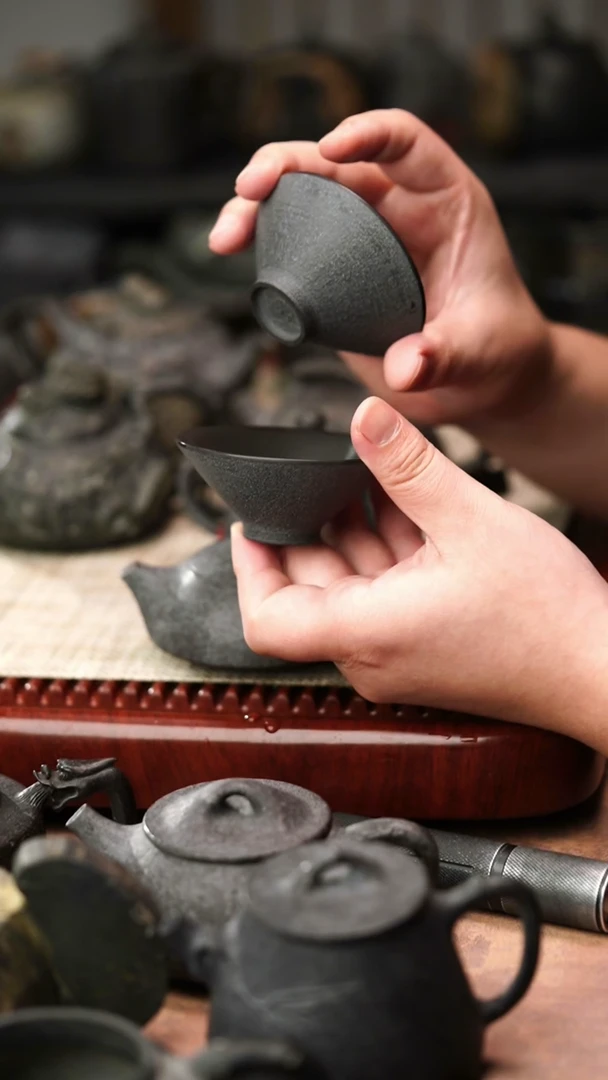 归玉堂冰碛岩重工雕刻小斗笠杯