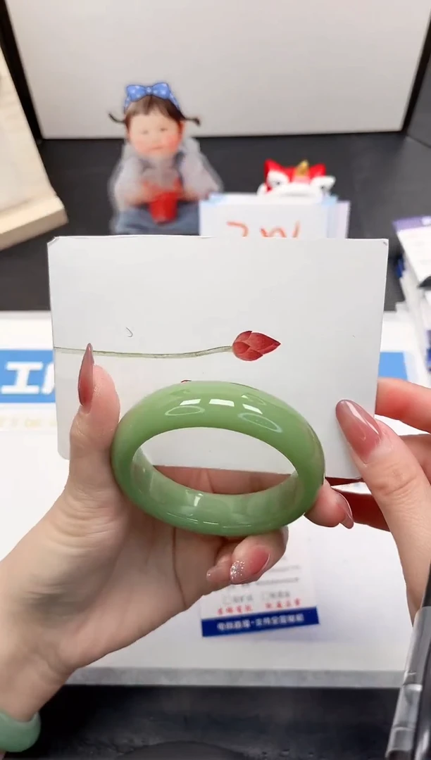 【闪购商品】石英质玉手镯未镶嵌285-56