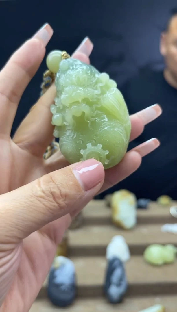 颈饰未镶嵌和田玉1