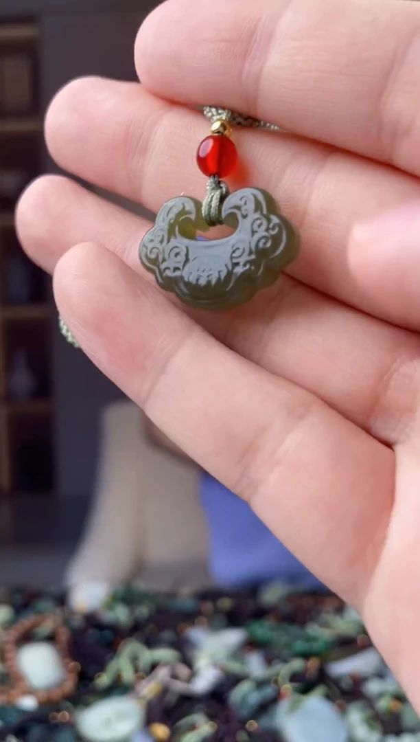 颈饰未镶嵌和田玉拍一发一，多样性发货