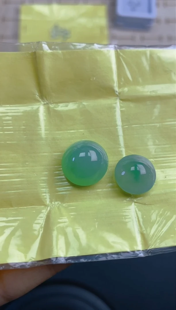 定制翡翠未镶嵌天然翡翠蛋面40