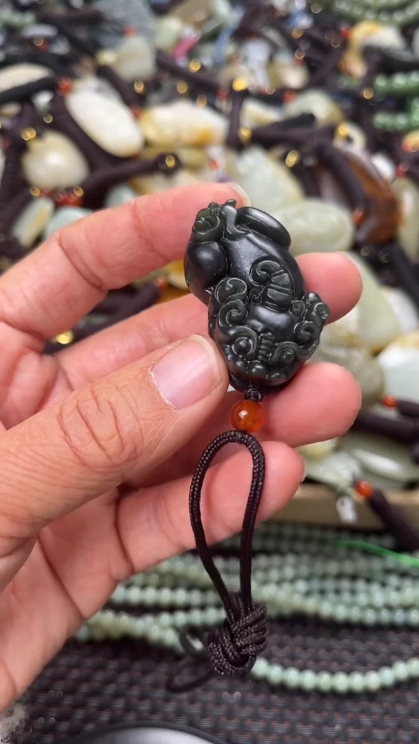 【闪购商品】和田玉颈饰未镶嵌多样性发货没有证书拍一发一有瑕