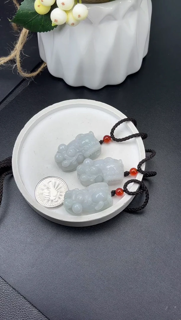 翡翠未镶嵌颈饰K468-822貔貅多样性发一件