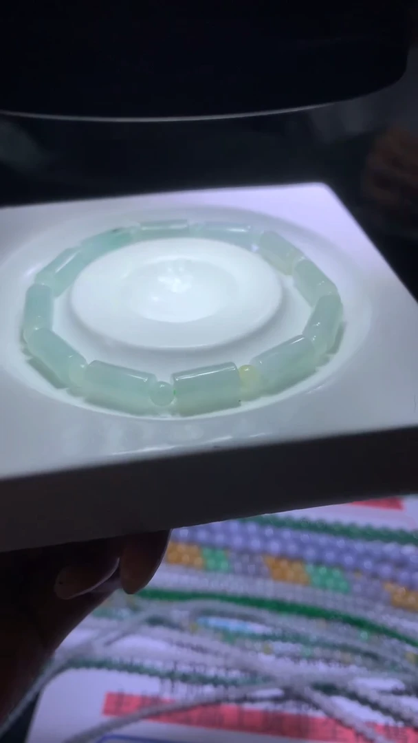 翡翠未镶嵌颈饰MXX018705