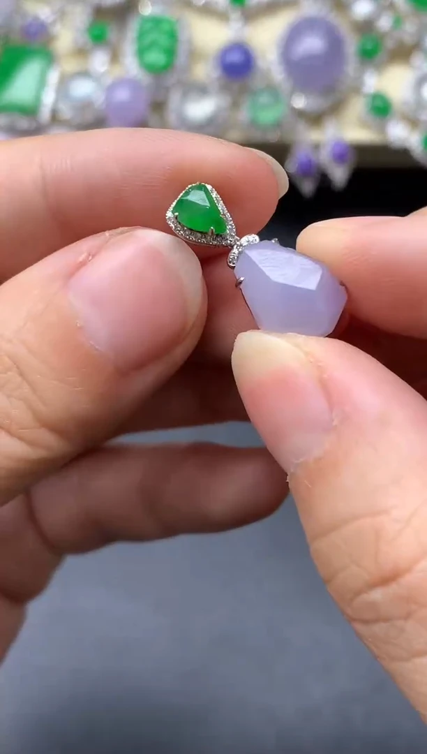 颈饰18K金镶嵌翡翠167-中国好珍宝