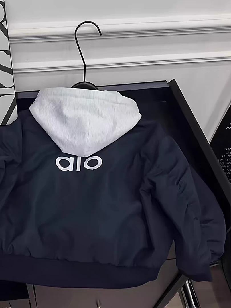 男童冲锋衣外套春秋装2025新款中大儿童春季连帽风衣儿童休闲童装