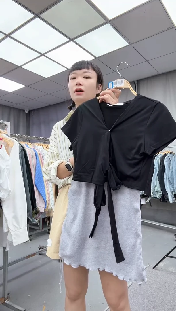 大哥家漂亮衣服漂亮颜色