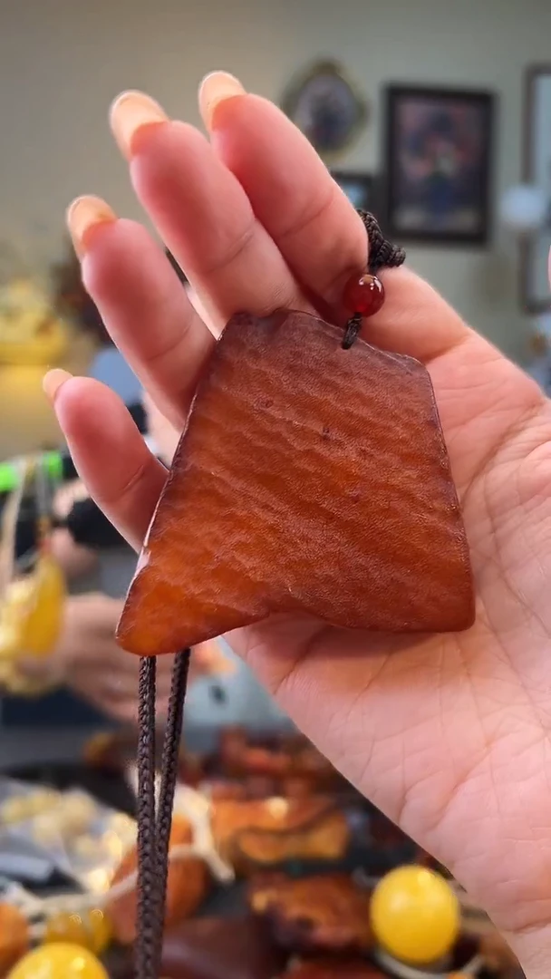 琥珀颈饰未镶嵌吊坠
