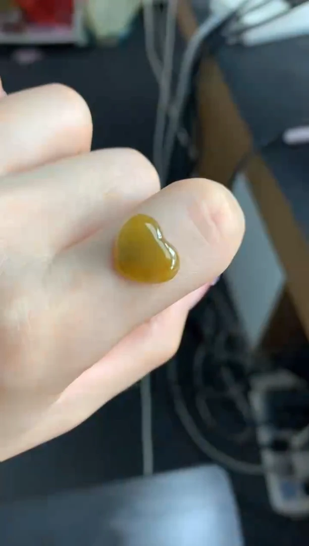 定制翡翠未镶嵌爱心