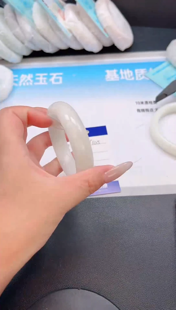 未镶嵌手镯和田玉25T105-53