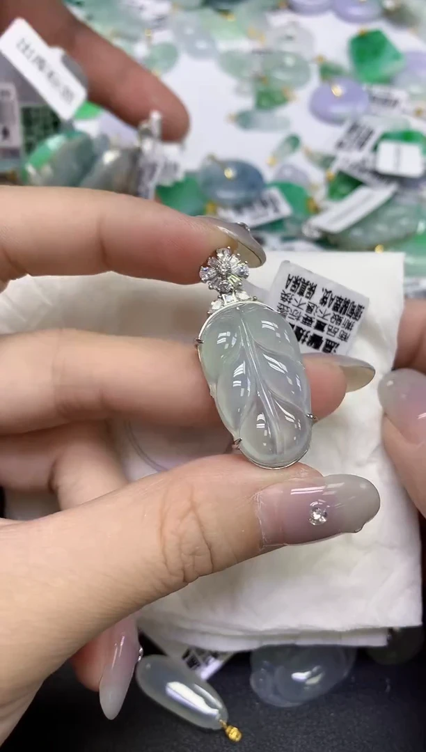 颈饰未镶嵌翡翠天然缅甸翡翠A货百元以上9元证书费自理