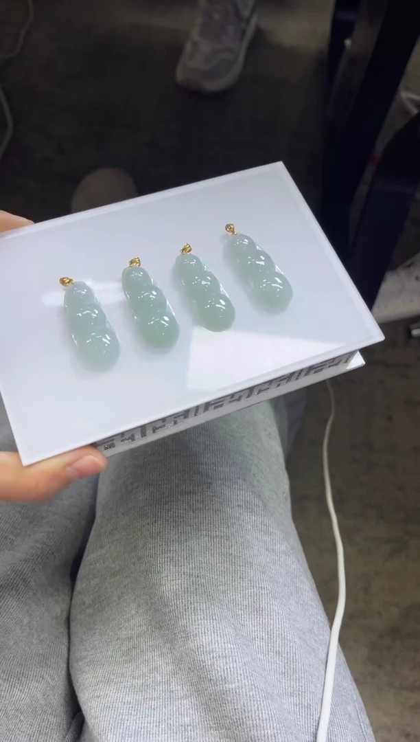 颈饰18K金镶嵌翡翠Q172/多样性发一件/配绳子