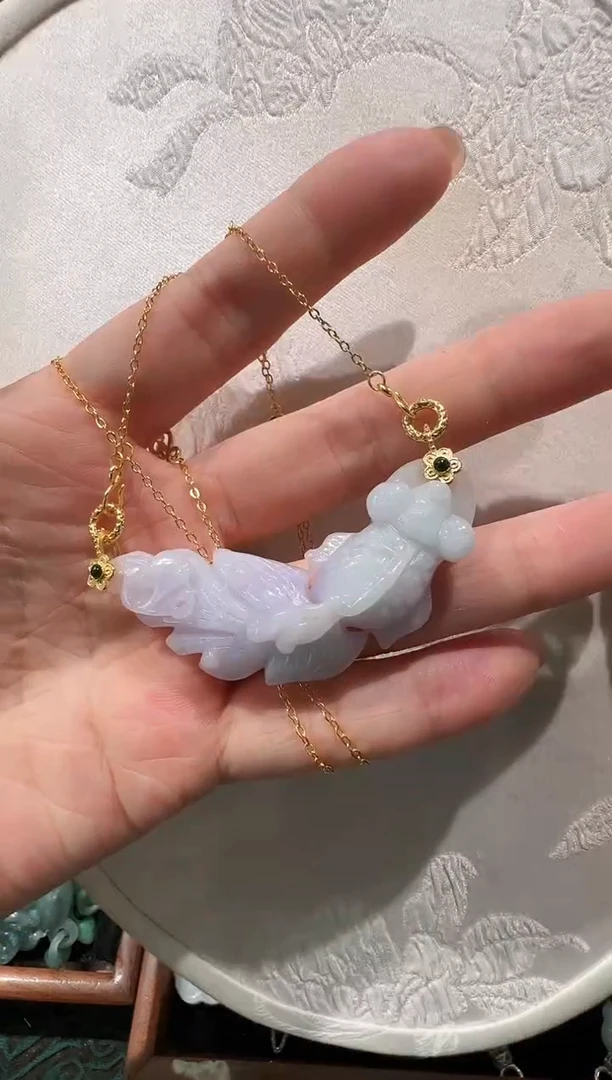 翡翠未镶嵌颈饰国风