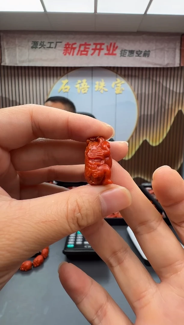 南红玛瑙雕刻未镶嵌010ZB0729产品一个