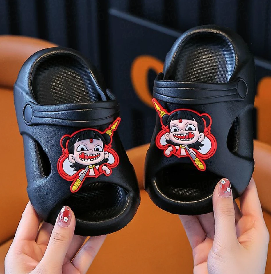 踩屎感洞洞鞋女夏外穿防滑包头网红沙滩厚底2024新款软底卡通拖鞋