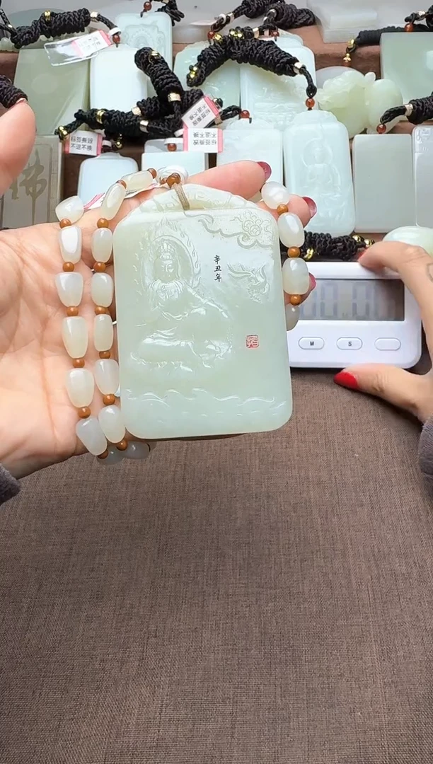 颈饰未镶嵌和田玉1