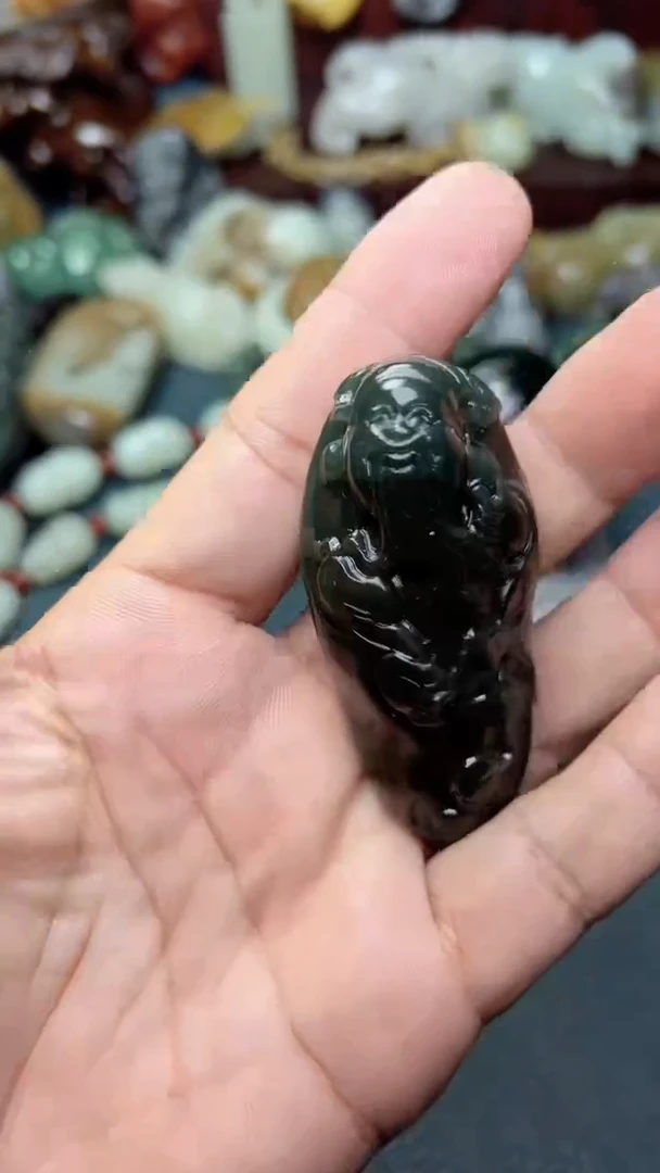 和田玉未镶嵌把件-