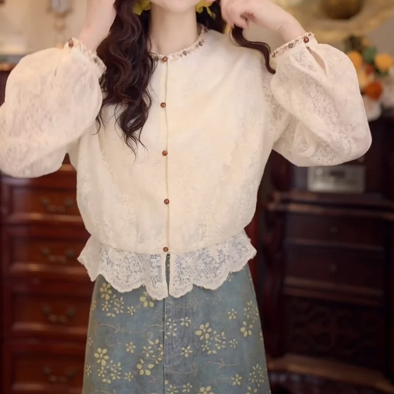 【安妮日记】春季新款设计感蕾丝短款衬衣上衣LK2502231