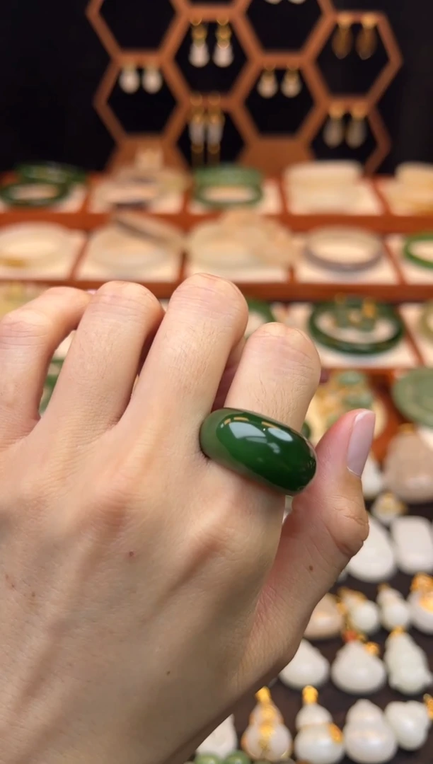 未镶嵌戒指和田玉16