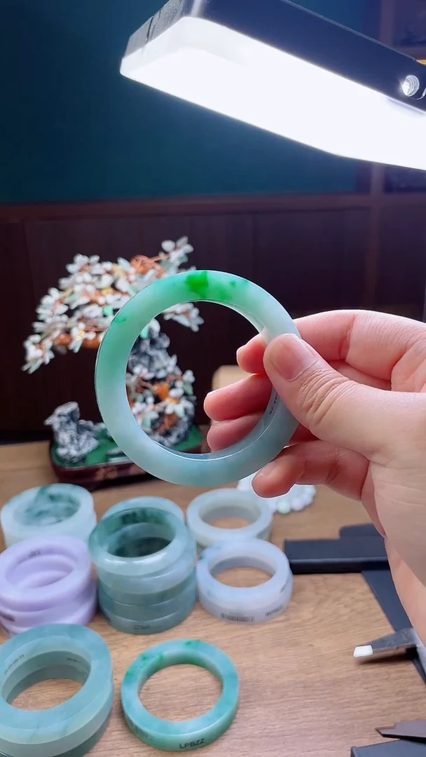 定制翡翠手镯未镶嵌定制