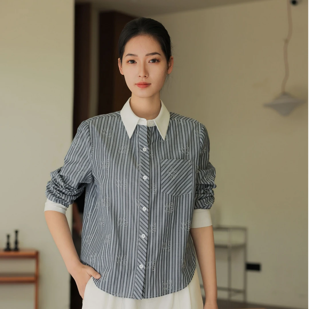 【霍总推荐】法式领口撞色条纹衬衫女春秋2025新款复古衬衣1039