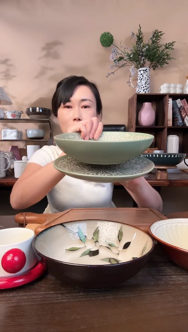 8英寸浮雕绿碗+盘微瑕