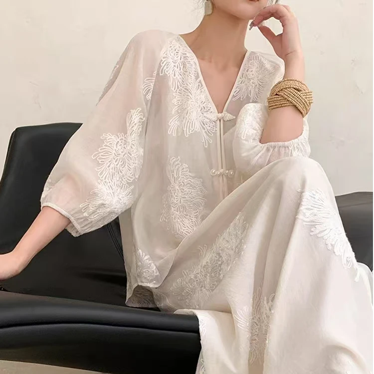 2025年夏季新款米白色新中式三件套装女刺绣国风上衣印花半身裙