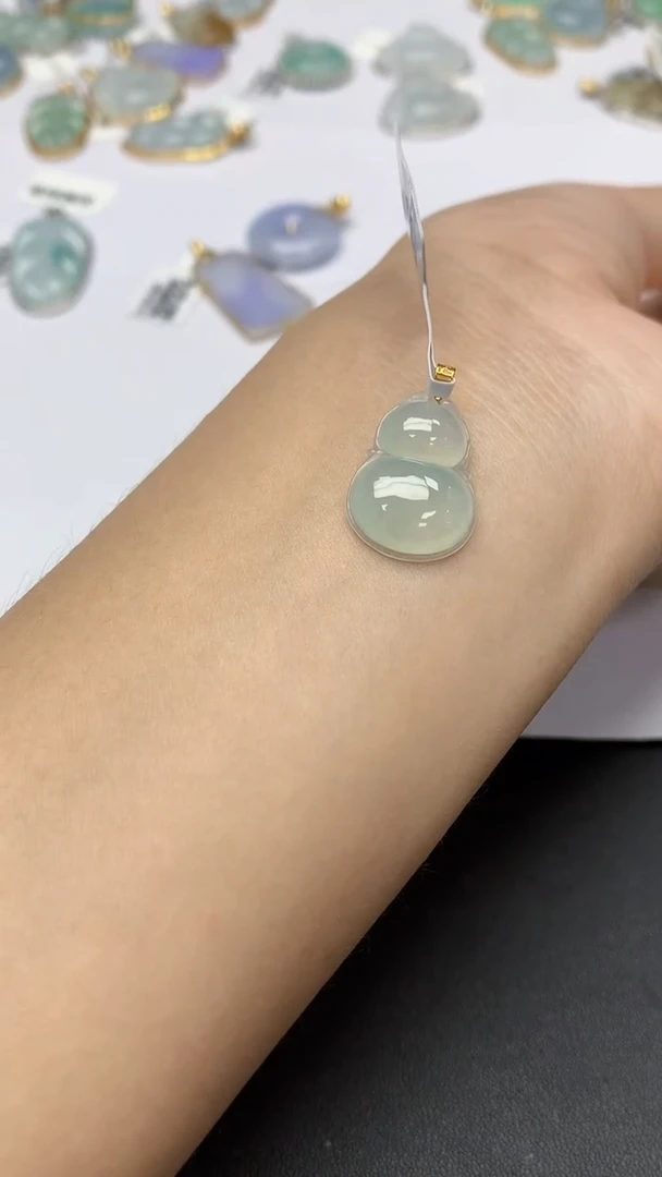 翡翠18K金镶嵌颈饰天然a货翡翠