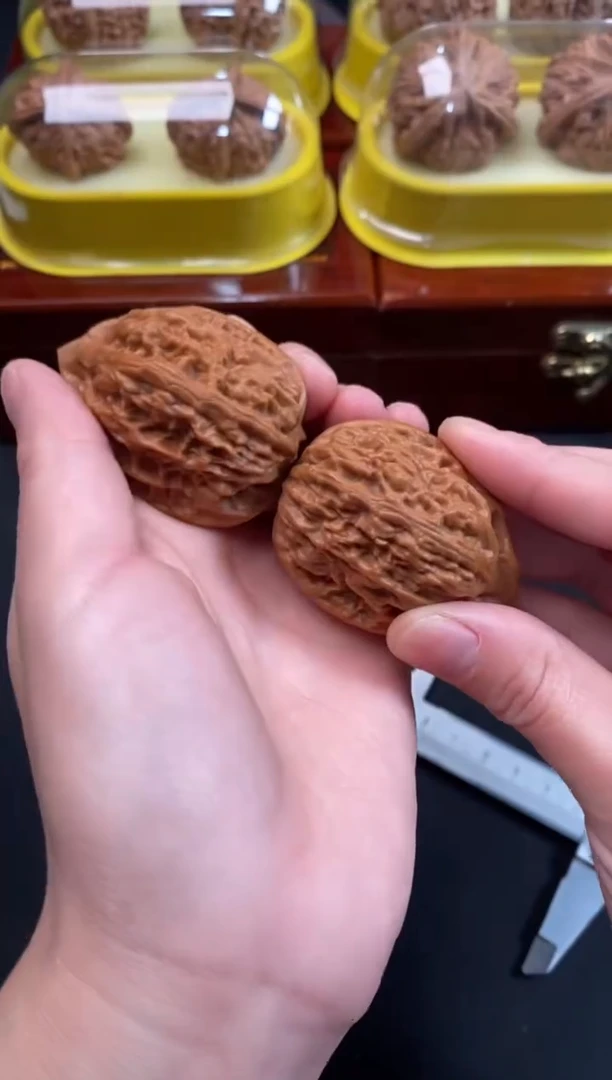 把件文玩核桃鸡心38尺w181