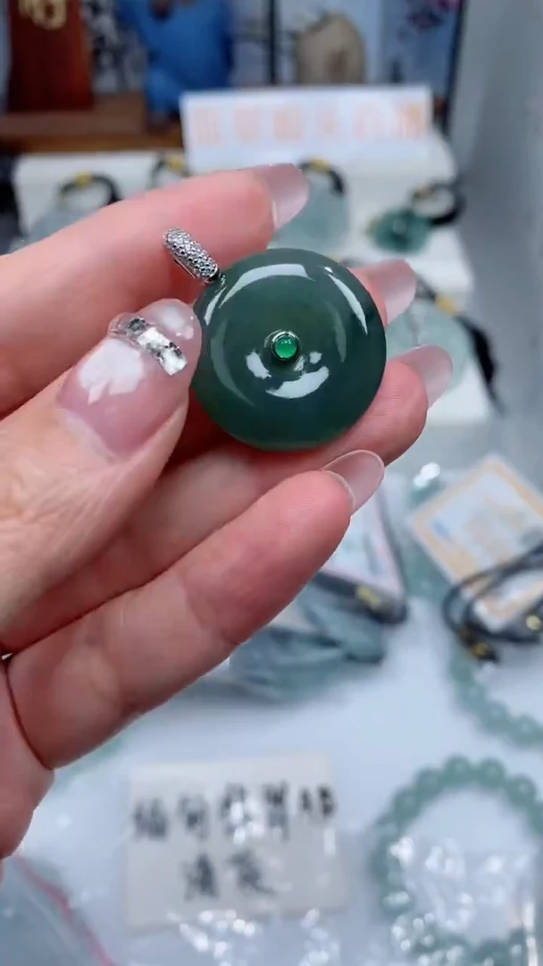 颈饰银S925镶嵌翡翠吊坠