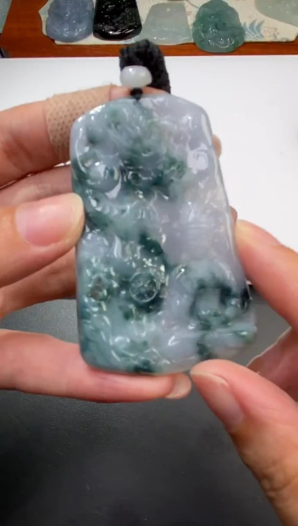 未镶嵌挂件翡翠371037    多人