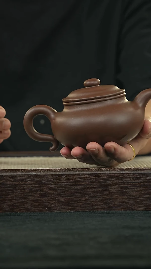 紫砂其他M****:@@谢建祥仿古壶