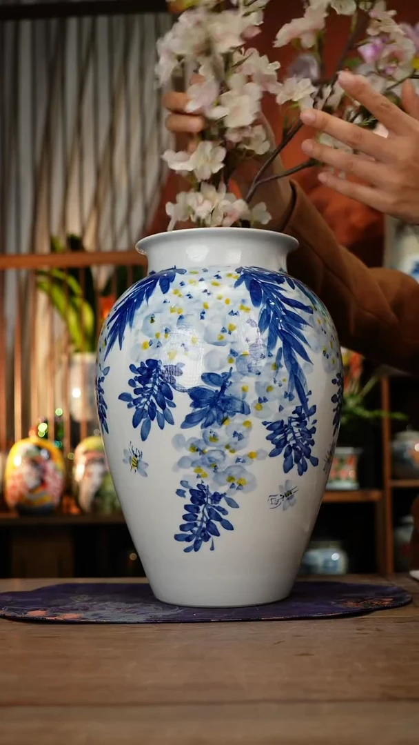 当代景德镇设计师釉下手绘陶瓷花瓶