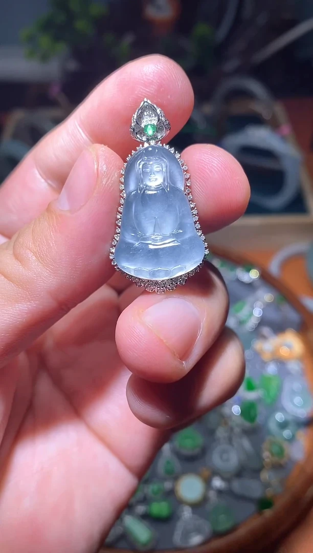 【闪购商品】翡翠颈饰18K金镶嵌21/素衣观音