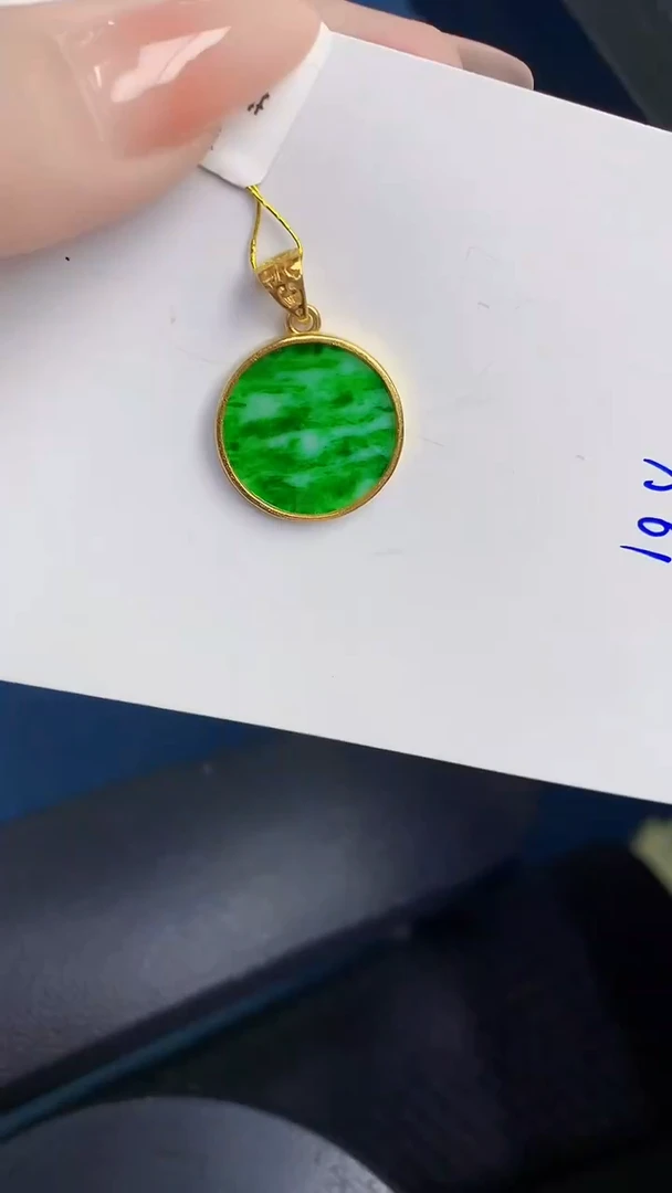 颈饰未镶嵌翡翠缅甸天然翡翠A货