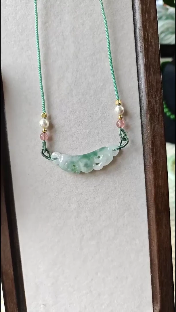 翡翠未镶嵌颈饰翡翠颈饰未镶嵌