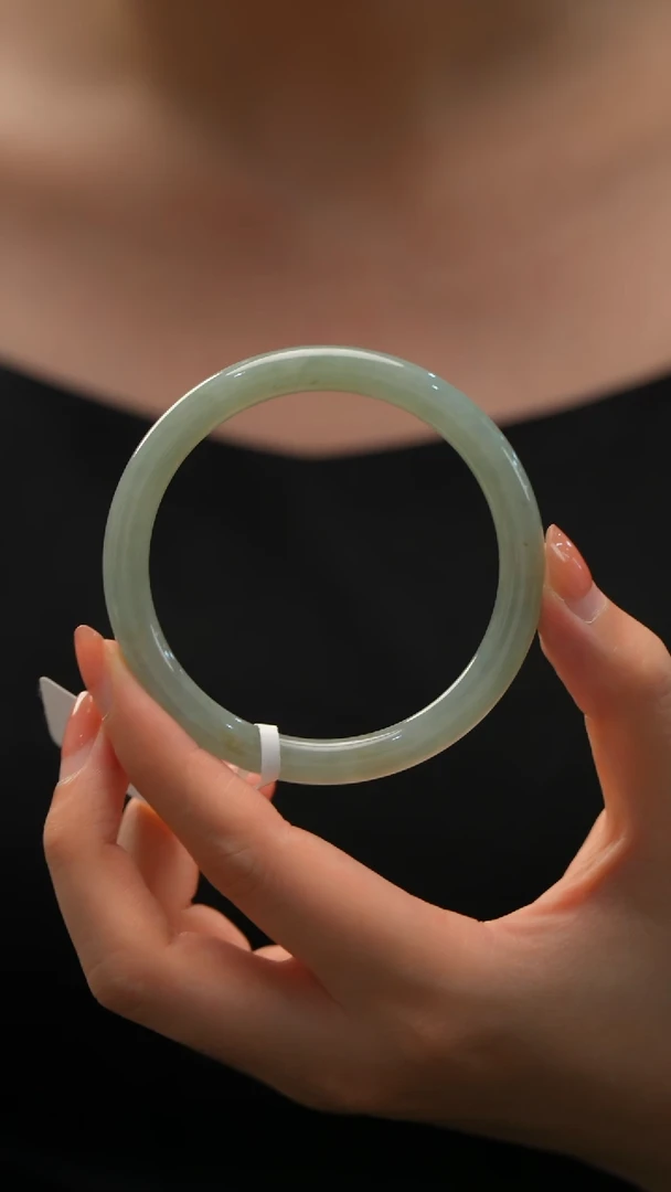 未镶嵌手镯（圆镯）翡翠33