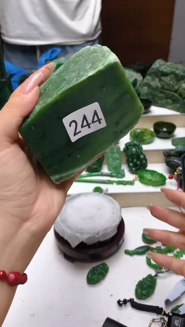 未镶嵌和田玉（碧玉）珠宝半成品0