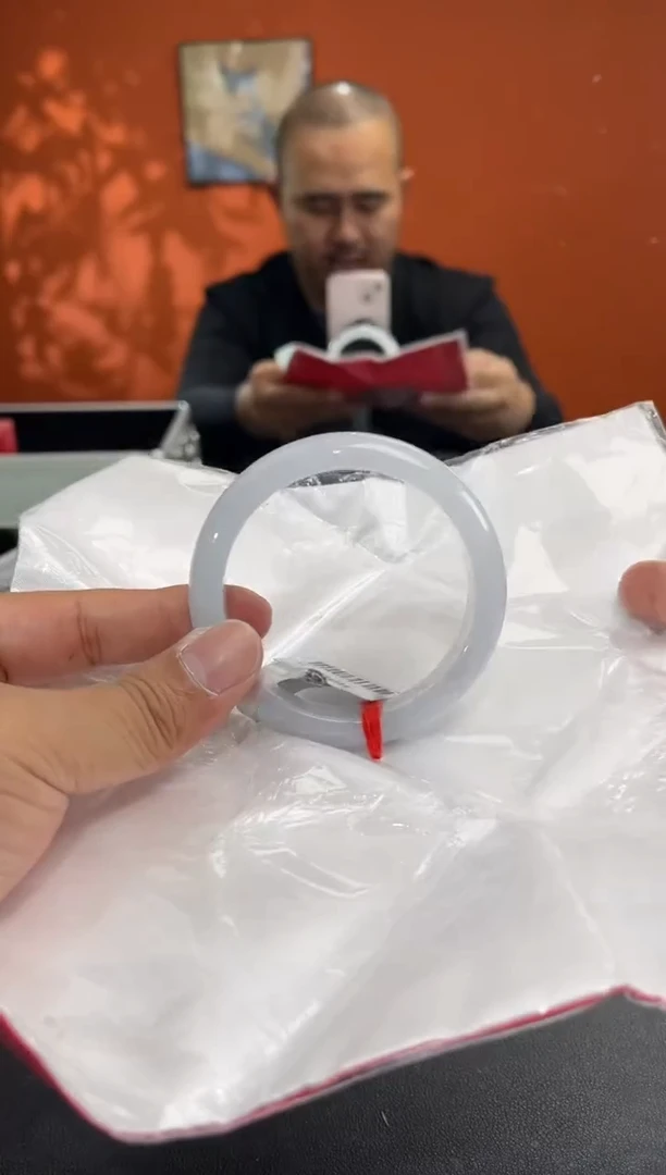 未镶嵌手镯翡翠25