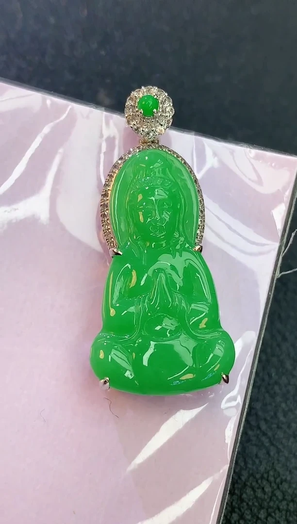 颈饰18K金镶嵌翡翠赠礼盒 麦麦